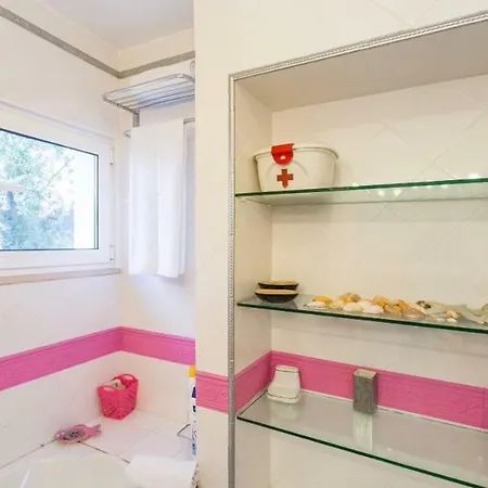 In דירה וילהמורה